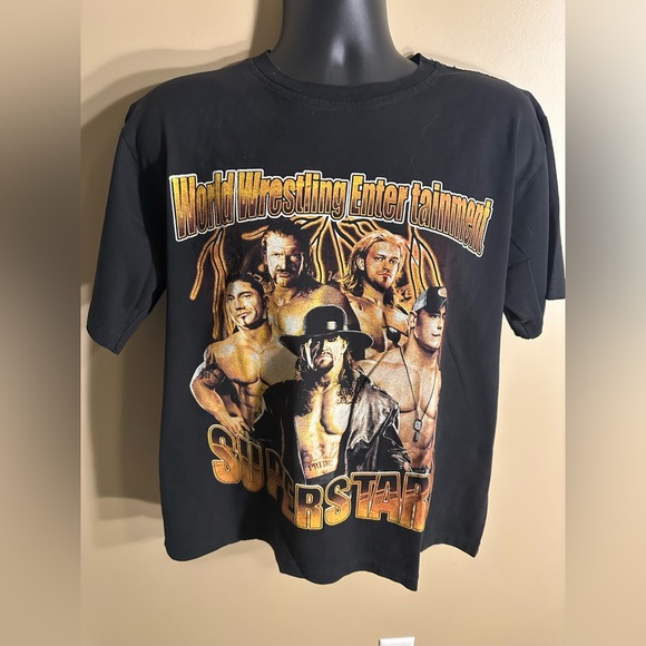 WWE Superstars T-Shirt from the 2000’s - Picture 1 of 9
